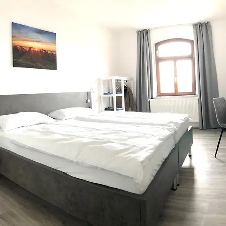 Vinotel Weinstrasse Bed & Breakfast Herxheim am Berg