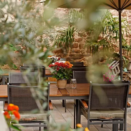 Vinotel Weinstrasse Bed & Breakfast