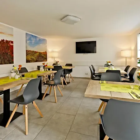 Vinotel Weinstrasse 4*