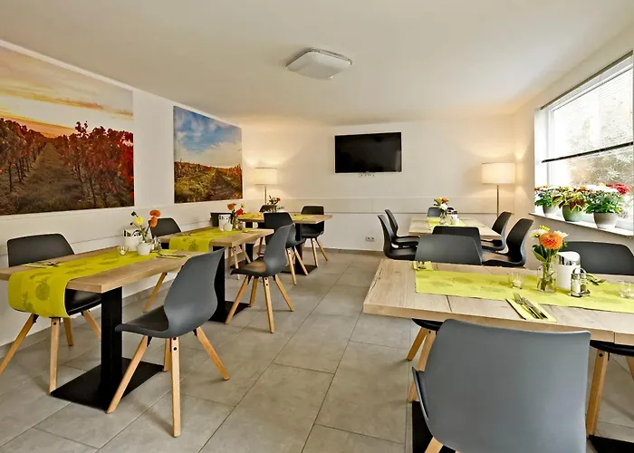 Vinotel Weinstrasse 4*